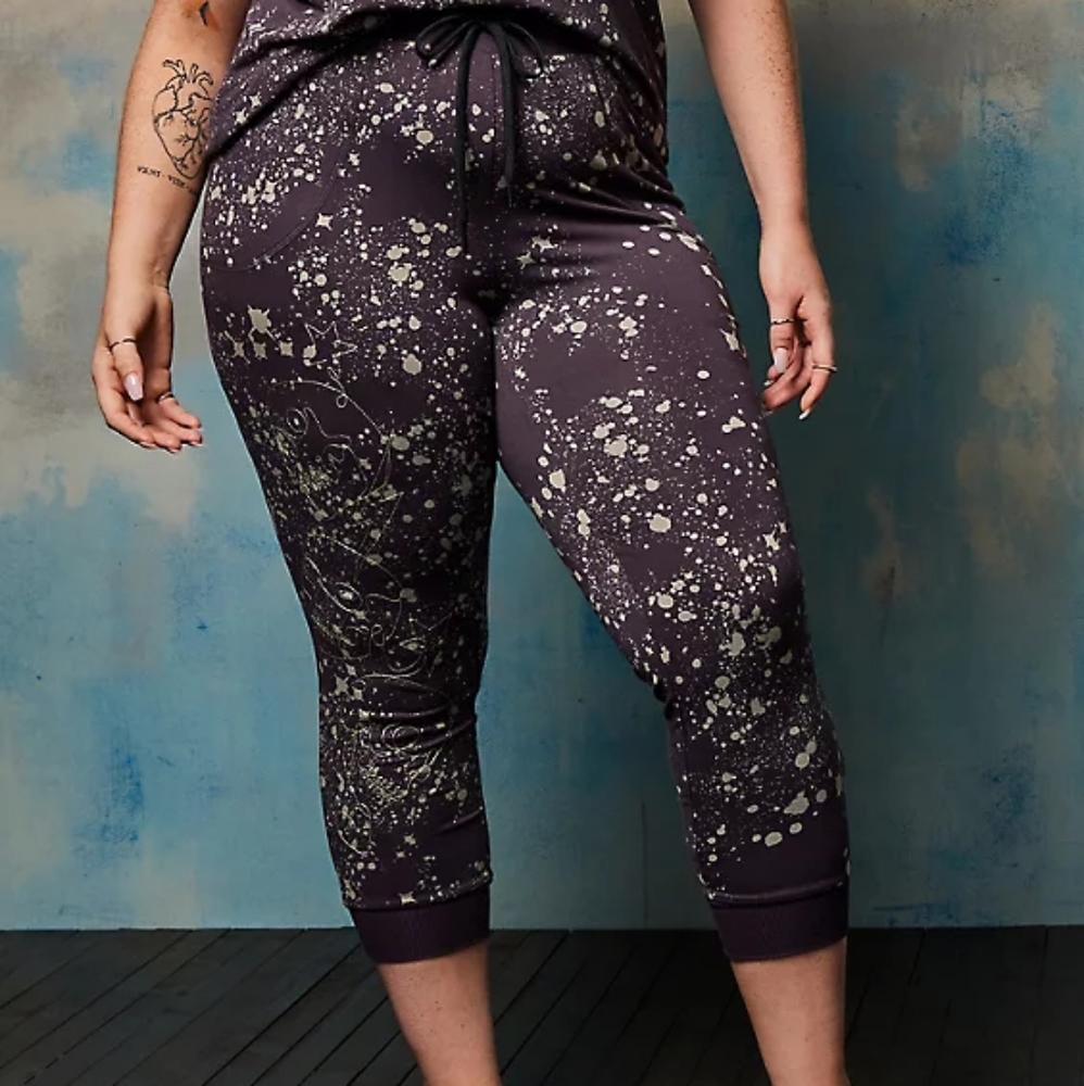 TORRID LOVESICK JOGGER - SUPER SOFT EMBROIDERED SKULLS SPLATTER GREY